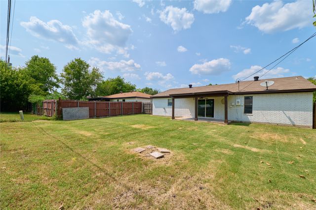 813 Loganwood Drive, Royse City, TX 75189