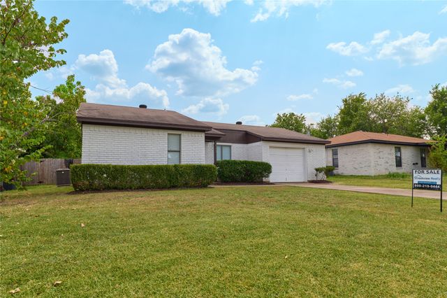 813 Loganwood Drive, Royse City, TX 75189