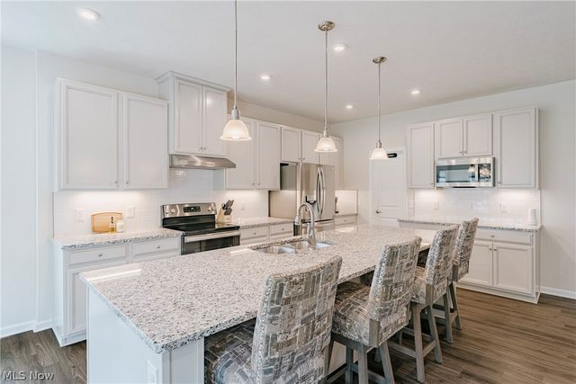 9049 Winfield Lane, North Ridgeville, OH 44039