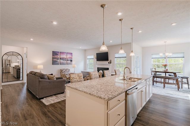 9049 Winfield Lane, North Ridgeville, OH 44039