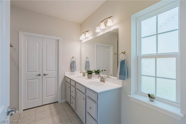 9049 Winfield Lane, North Ridgeville, OH 44039