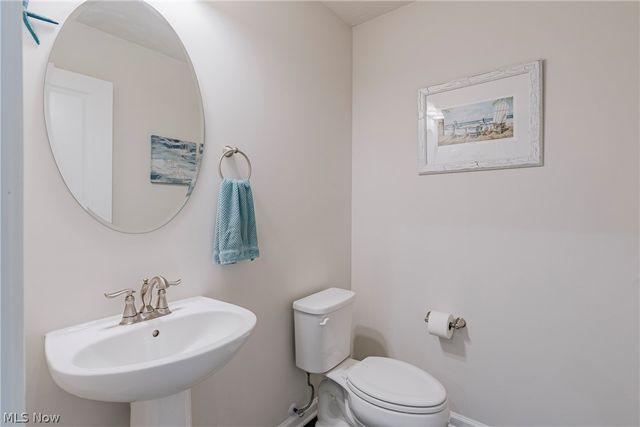 9049 Winfield Lane, North Ridgeville, OH 44039