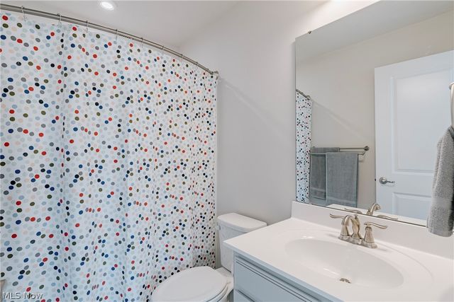 9049 Winfield Lane, North Ridgeville, OH 44039