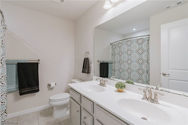9049 Winfield Lane, North Ridgeville, OH 44039