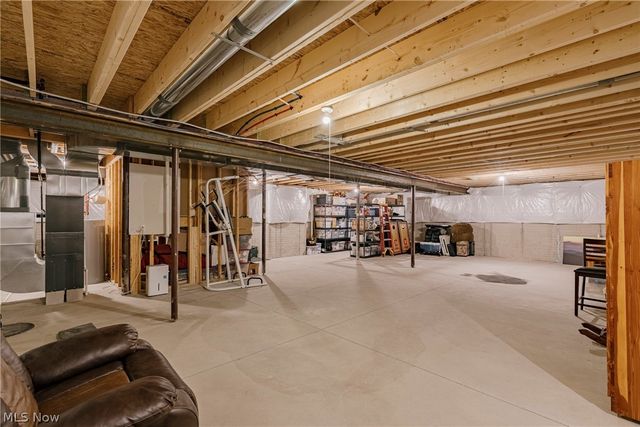 9049 Winfield Lane, North Ridgeville, OH 44039
