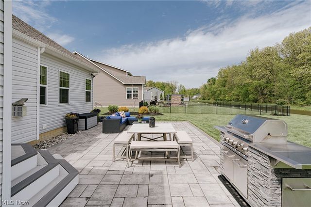 9049 Winfield Lane, North Ridgeville, OH 44039