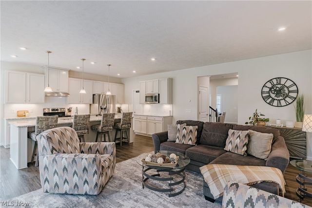 9049 Winfield Lane, North Ridgeville, OH 44039