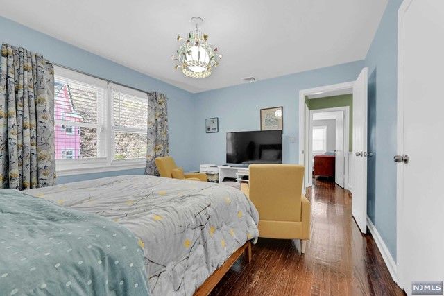 27 Old Pascack Road, Woodcliff Lake, NJ 07677