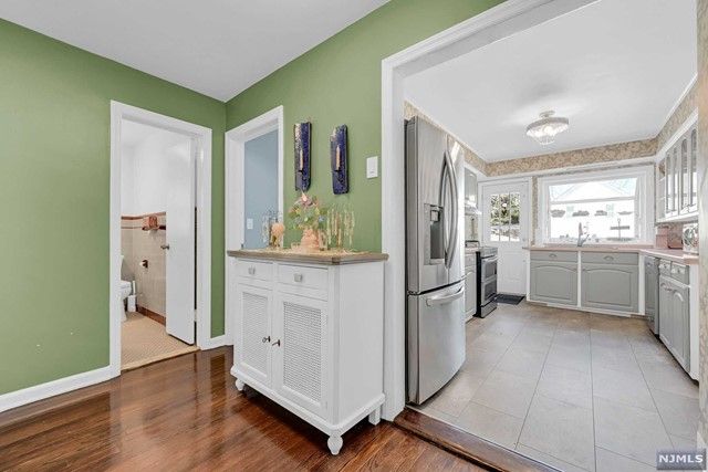 27 Old Pascack Road, Woodcliff Lake, NJ 07677