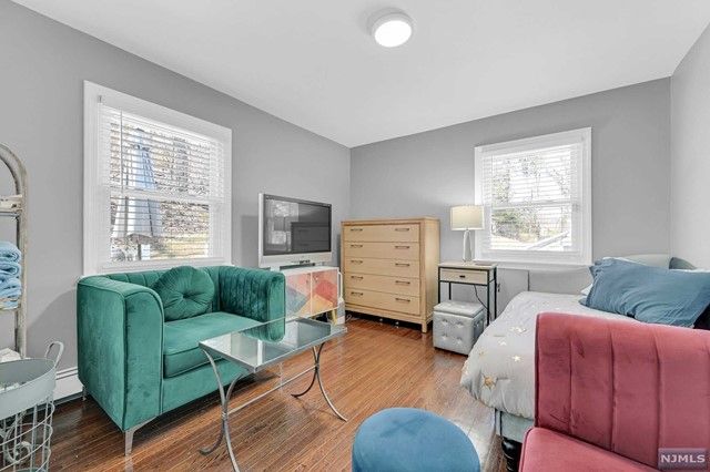 27 Old Pascack Road, Woodcliff Lake, NJ 07677