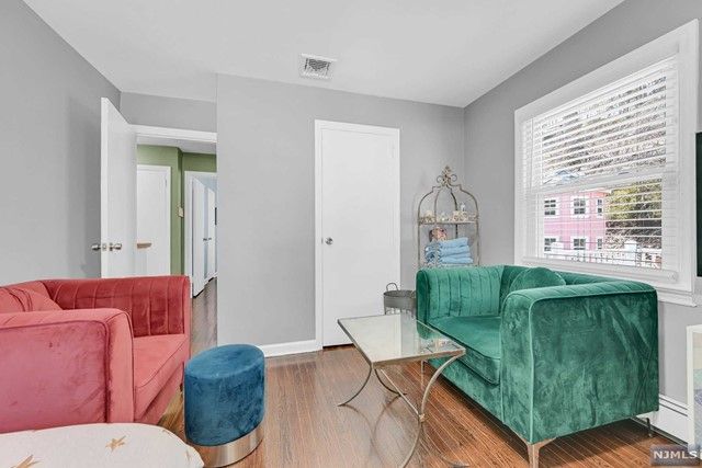 27 Old Pascack Road, Woodcliff Lake, NJ 07677