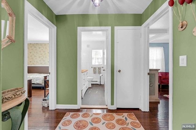 27 Old Pascack Road, Woodcliff Lake, NJ 07677