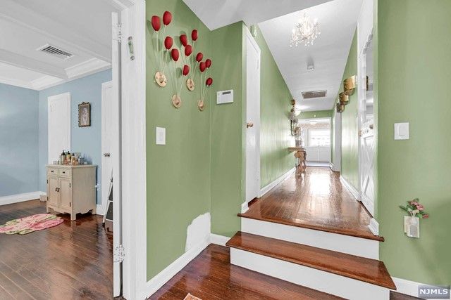 27 Old Pascack Road, Woodcliff Lake, NJ 07677