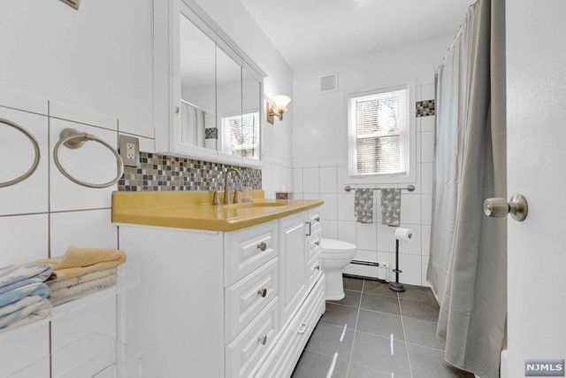 27 Old Pascack Road, Woodcliff Lake, NJ 07677