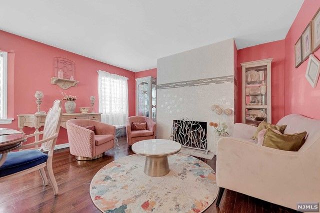 27 Old Pascack Road, Woodcliff Lake, NJ 07677