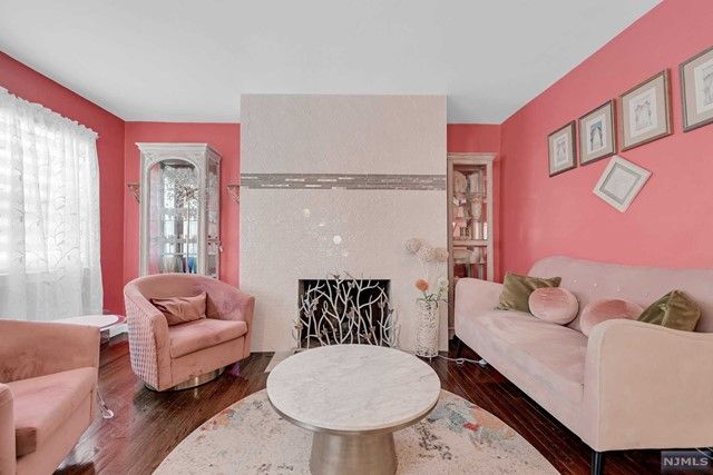 27 Old Pascack Road, Woodcliff Lake, NJ 07677