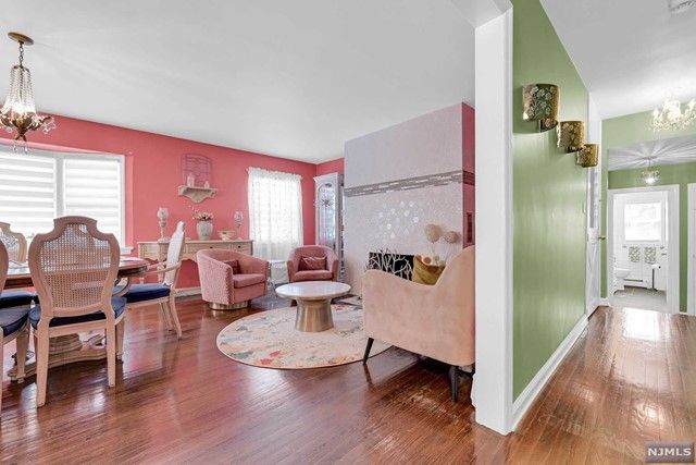 27 Old Pascack Road, Woodcliff Lake, NJ 07677