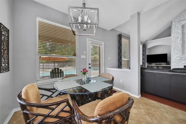 6 Loxanhachee Place, Spring, TX 77389
