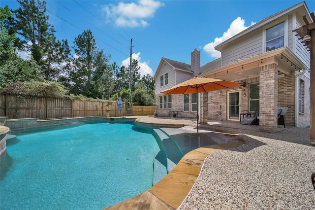 6 Loxanhachee Place, Spring, TX 77389
