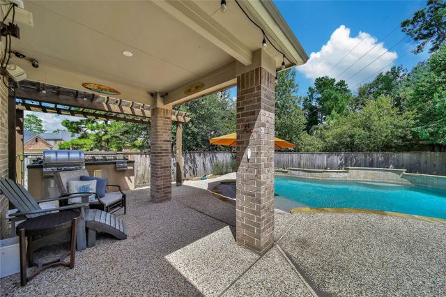 6 Loxanhachee Place, Spring, TX 77389