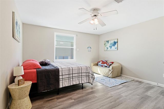 130 Tamana Drive, Tiki Island, TX 77554