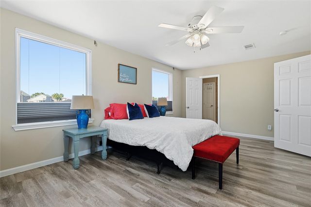 130 Tamana Drive, Tiki Island, TX 77554