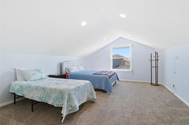 130 Tamana Drive, Tiki Island, TX 77554