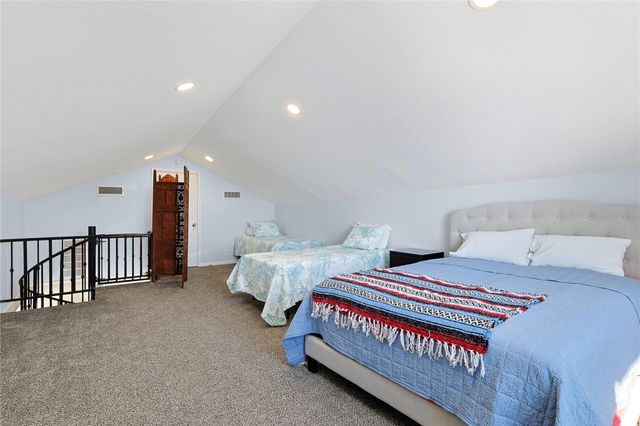 130 Tamana Drive, Tiki Island, TX 77554