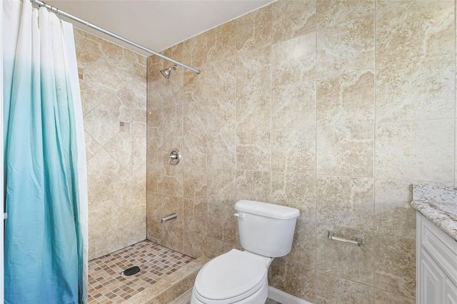 130 Tamana Drive, Tiki Island, TX 77554