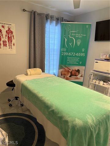 110 SW 21st PL, Cape Coral, FL 33991