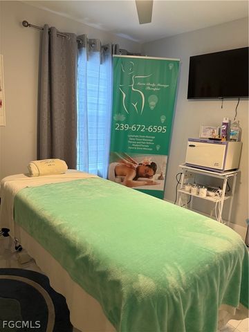 110 SW 21st PL, Cape Coral, FL 33991