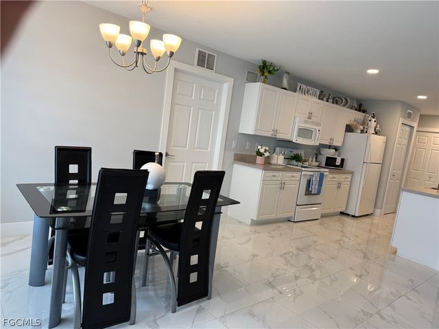 110 SW 21st PL, Cape Coral, FL 33991