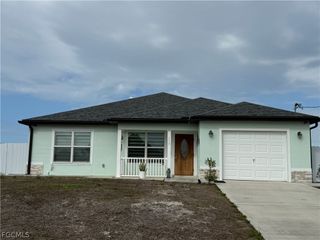 110 SW 21st PL, Cape Coral, FL 33991