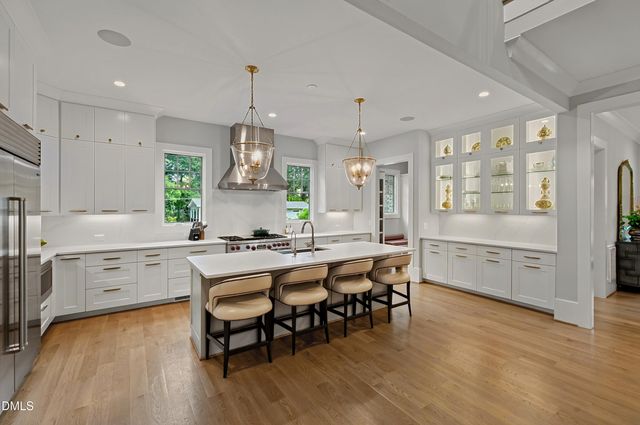 906 Lake Boone Trail, Raleigh, NC 27607