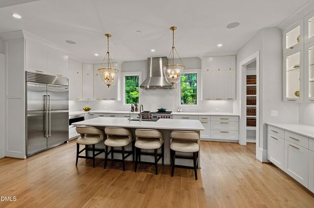 906 Lake Boone Trail, Raleigh, NC 27607