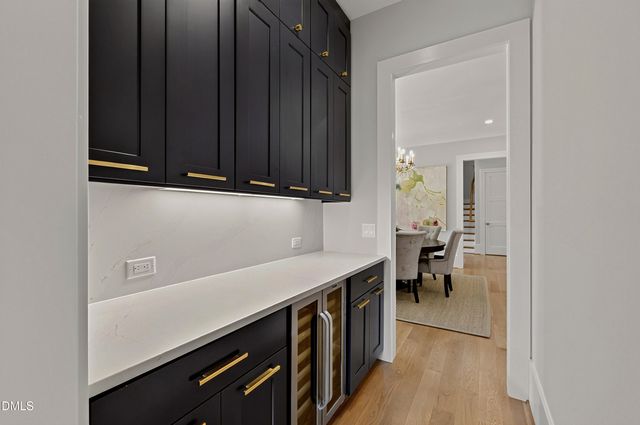 906 Lake Boone Trail, Raleigh, NC 27607