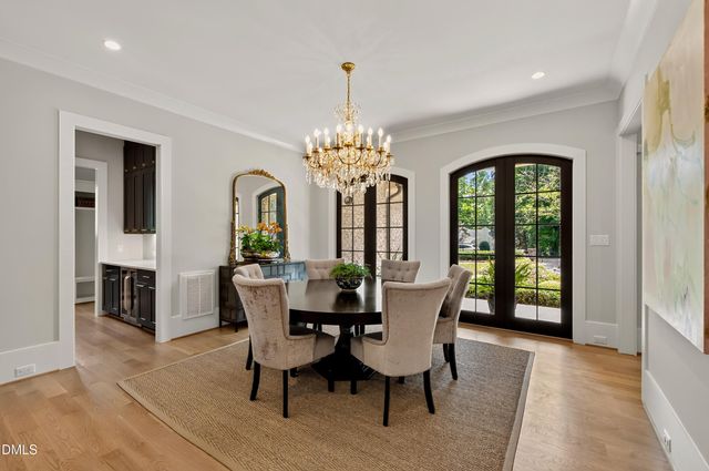 906 Lake Boone Trail, Raleigh, NC 27607
