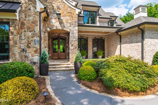 906 Lake Boone Trail, Raleigh, NC 27607