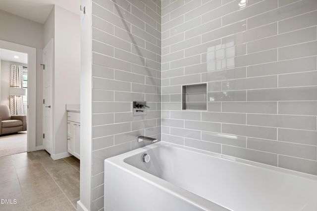 906 Lake Boone Trail, Raleigh, NC 27607