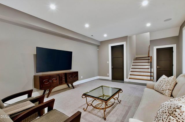 906 Lake Boone Trail, Raleigh, NC 27607