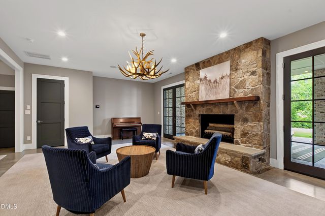 906 Lake Boone Trail, Raleigh, NC 27607