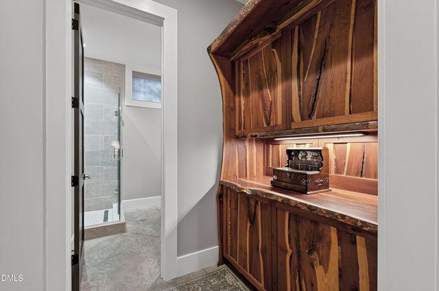 906 Lake Boone Trail, Raleigh, NC 27607