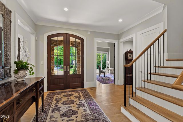 906 Lake Boone Trail, Raleigh, NC 27607