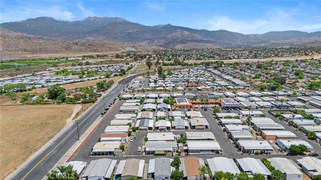 881 N Lake 362, Hemet, CA 92544