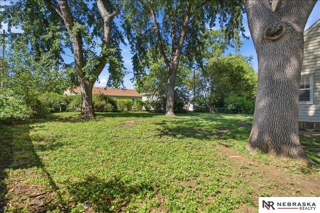 5124 Pierce Street, Omaha, NE 68106