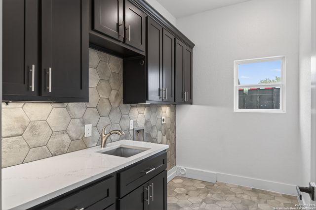 101 C Chisholm, Blanco, TX 78606