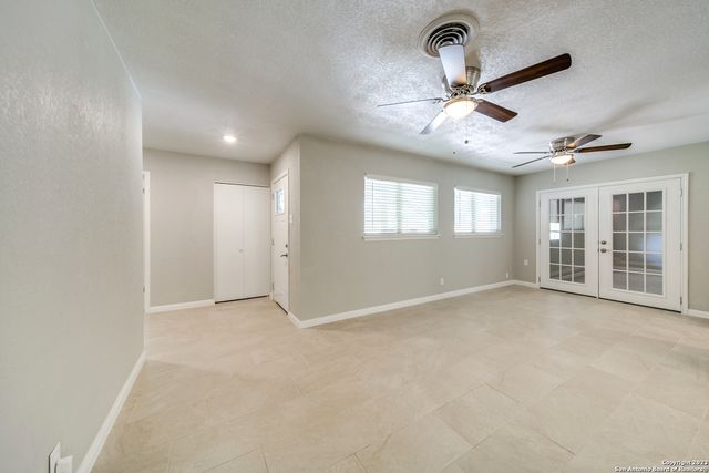 315 GRANADA DR, San Antonio, TX 78216