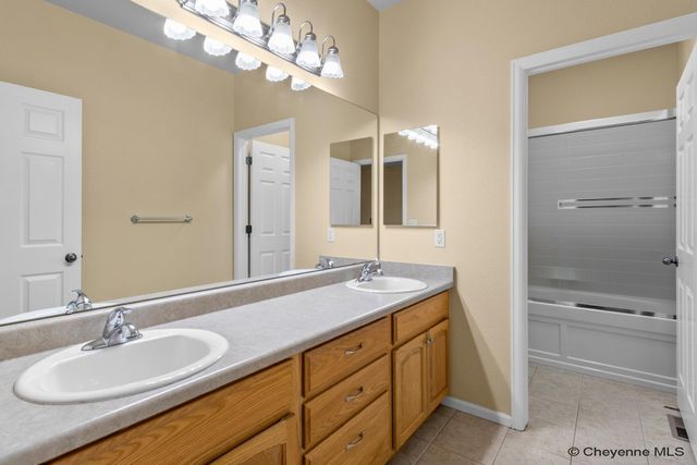1720 GETTYSBURG DR, Cheyenne, WY 82009