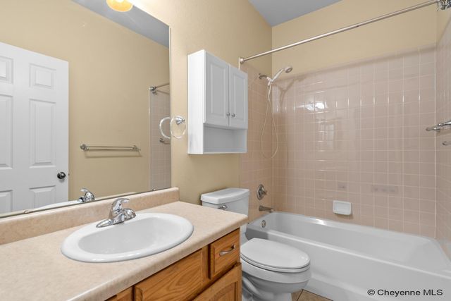 1720 GETTYSBURG DR, Cheyenne, WY 82009