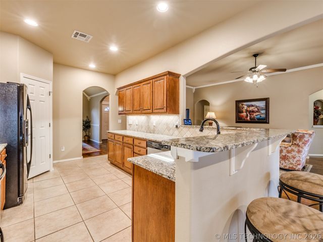 7521 E Galveston Street, Broken Arrow, OK 74014